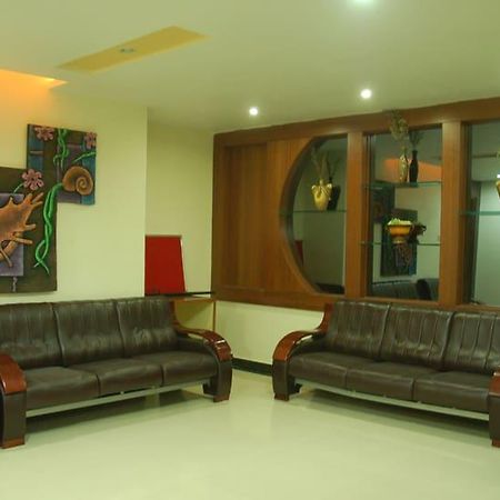 Hotel Sitara Royal Хидерабад Екстериор снимка